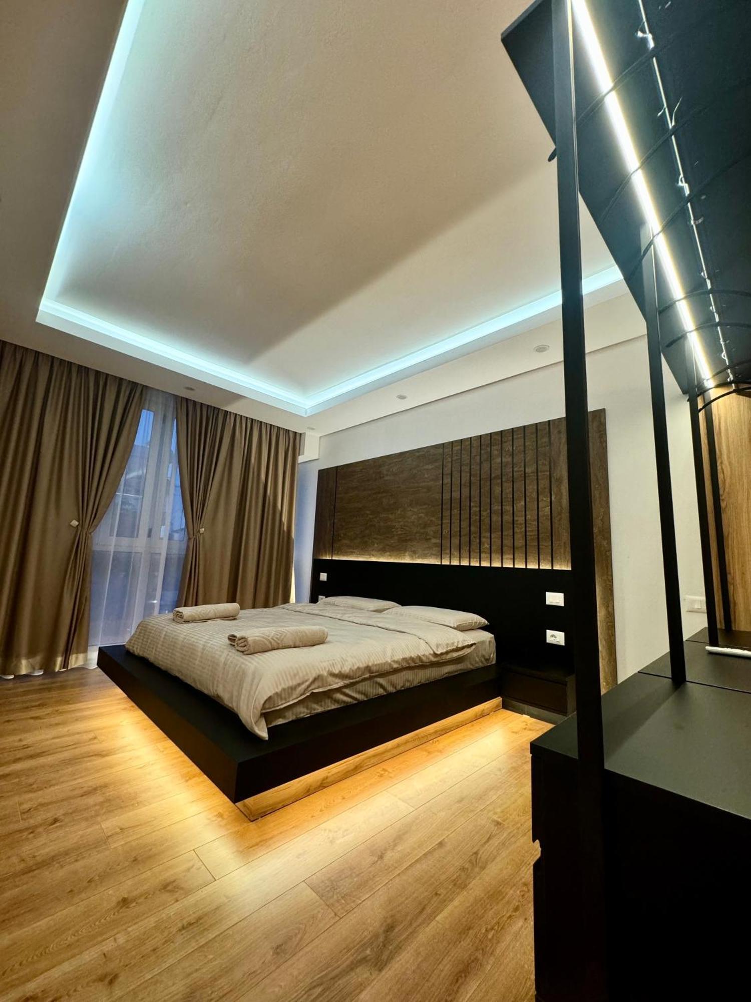 Luxury Central Baba Apartment Shkodër エクステリア 写真