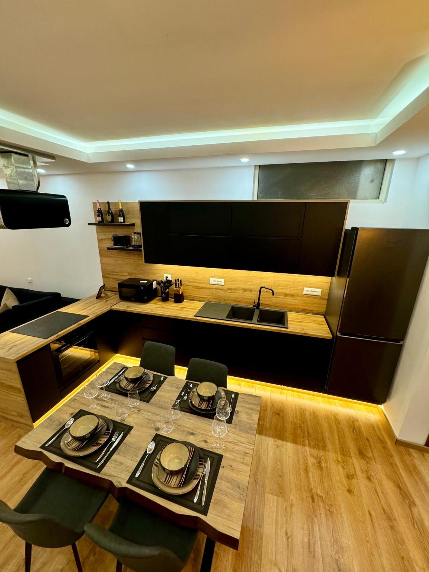 Luxury Central Baba Apartment Shkodër エクステリア 写真
