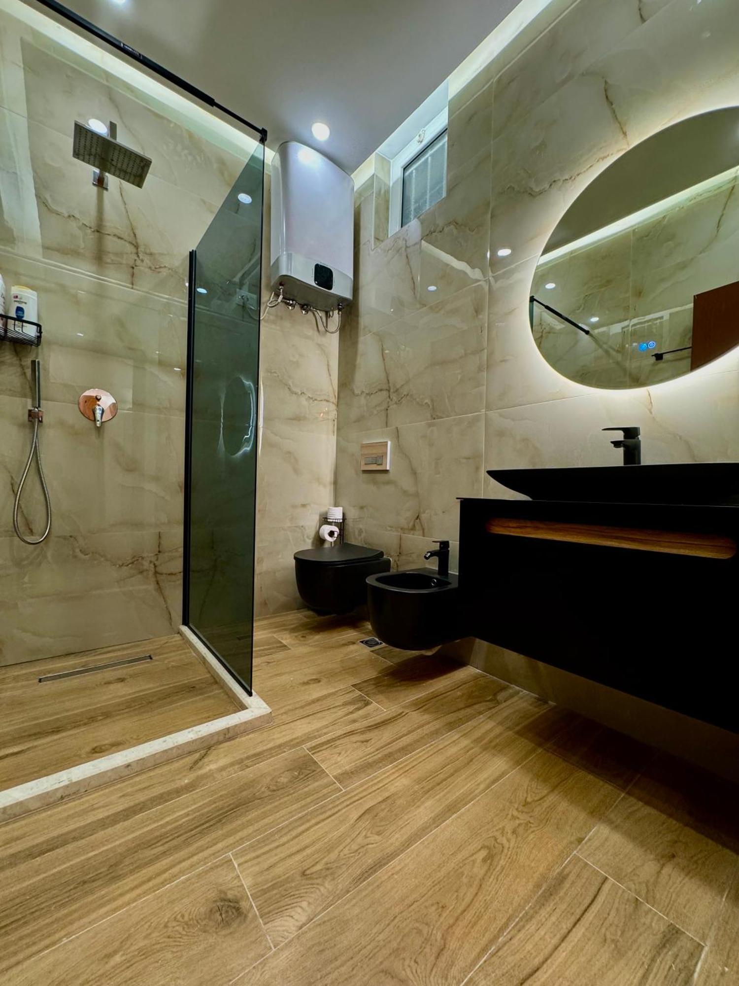 Luxury Central Baba Apartment Shkodër エクステリア 写真